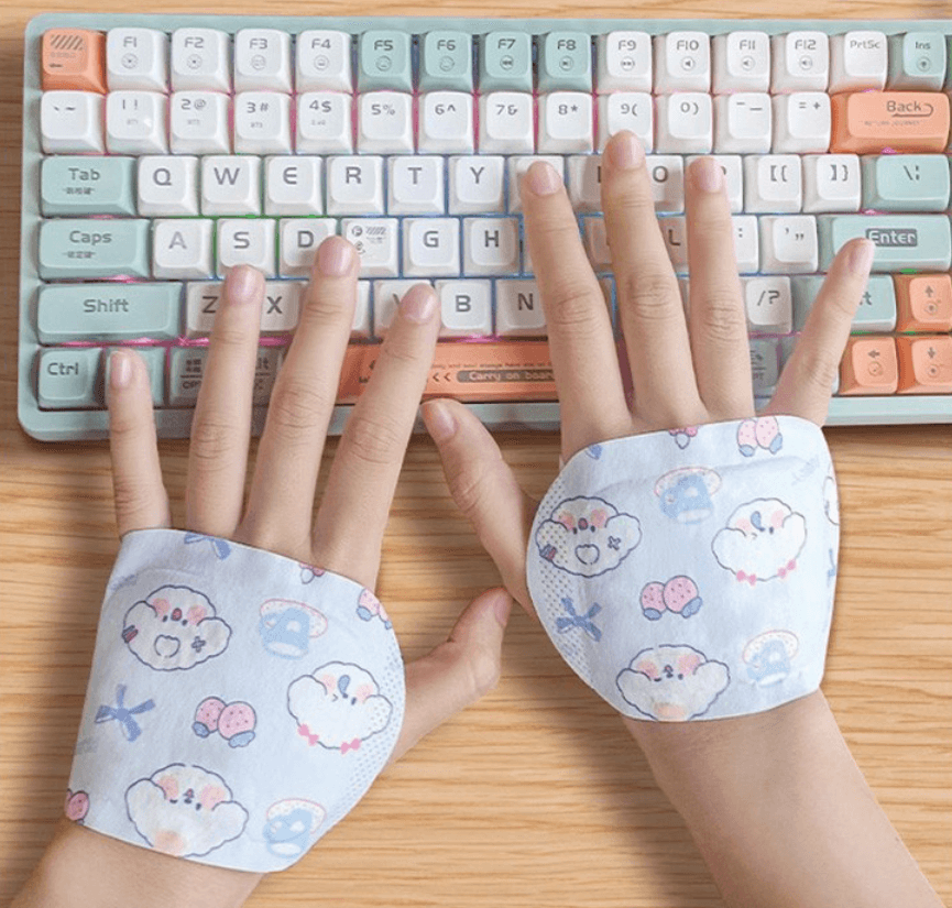 Recruiting characters for the hottest hot packs and hand hot packs of 2025